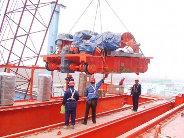 雙梁門式起重機(jī)5